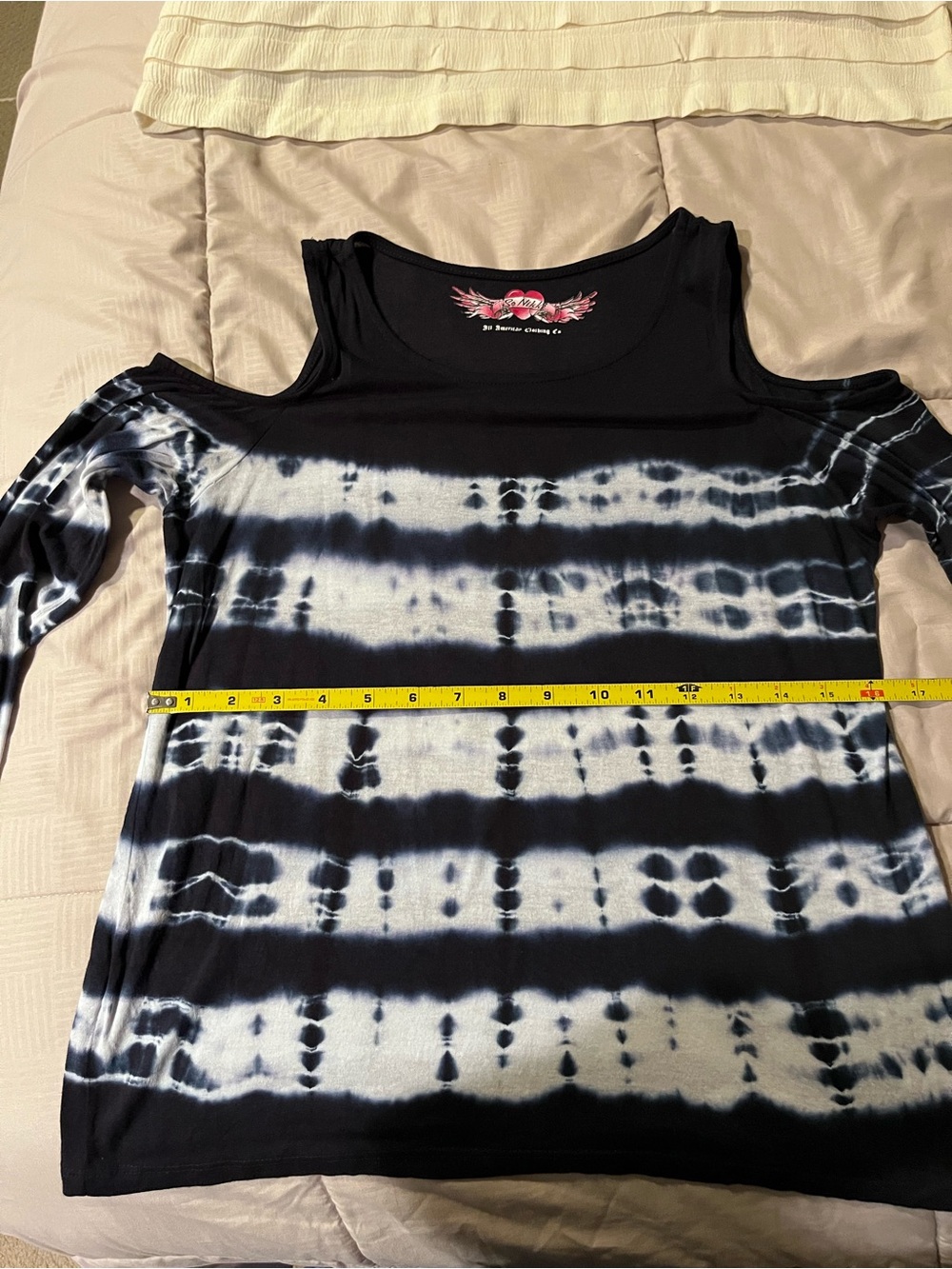 Cold Shoulder Tie-Dye Scoop Neck Top - navy & White